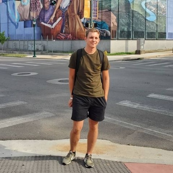 Meet your Posher, Den - Picture 1 of 1